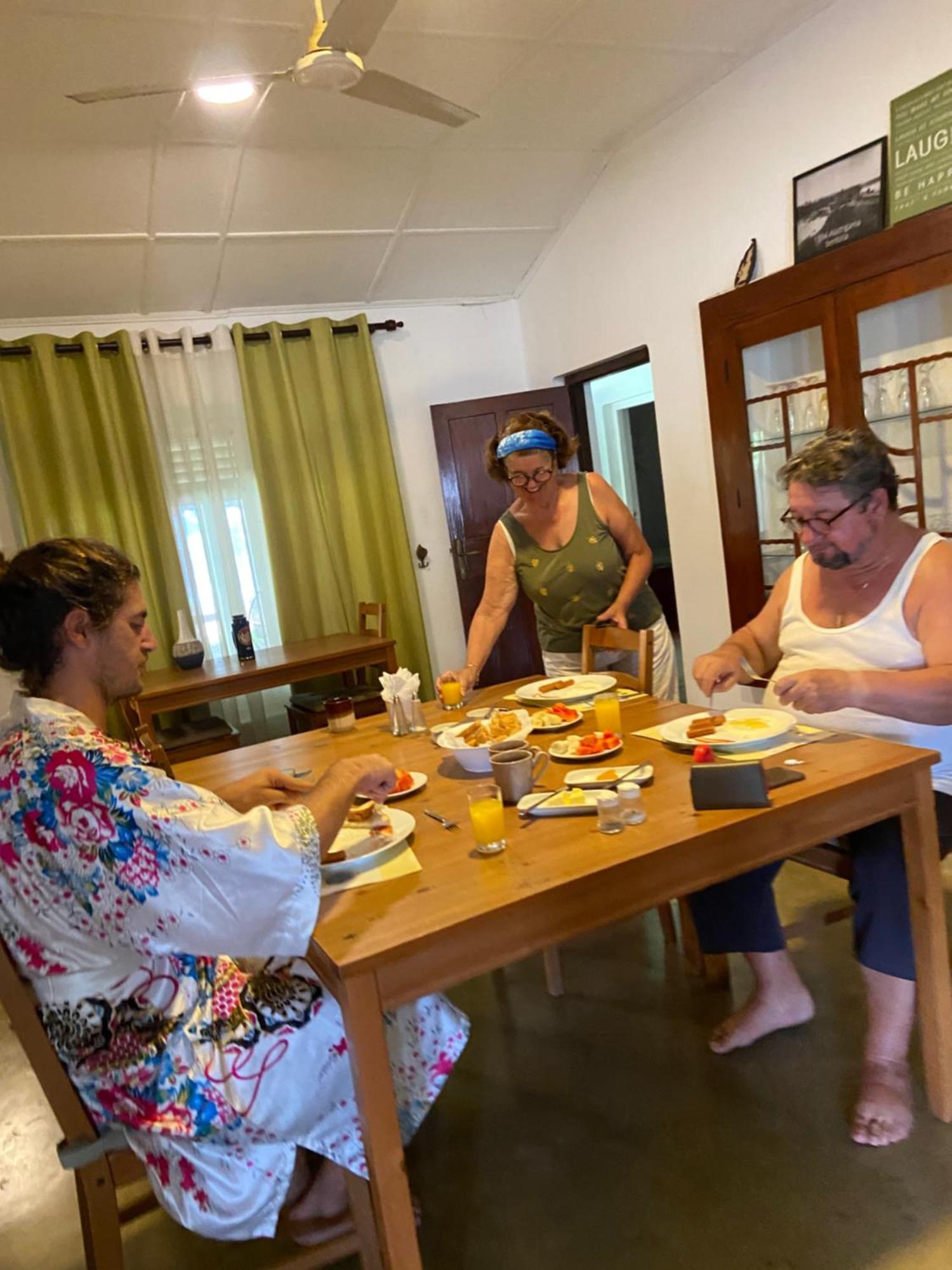 Dions Guest House Negombo Eksteriør billede